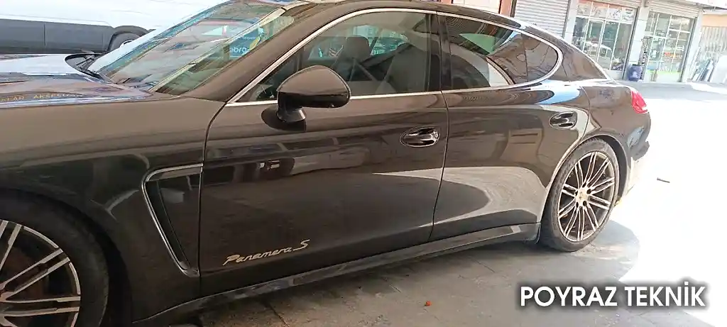 Porsche Panamera S kaporta boyama İzmir